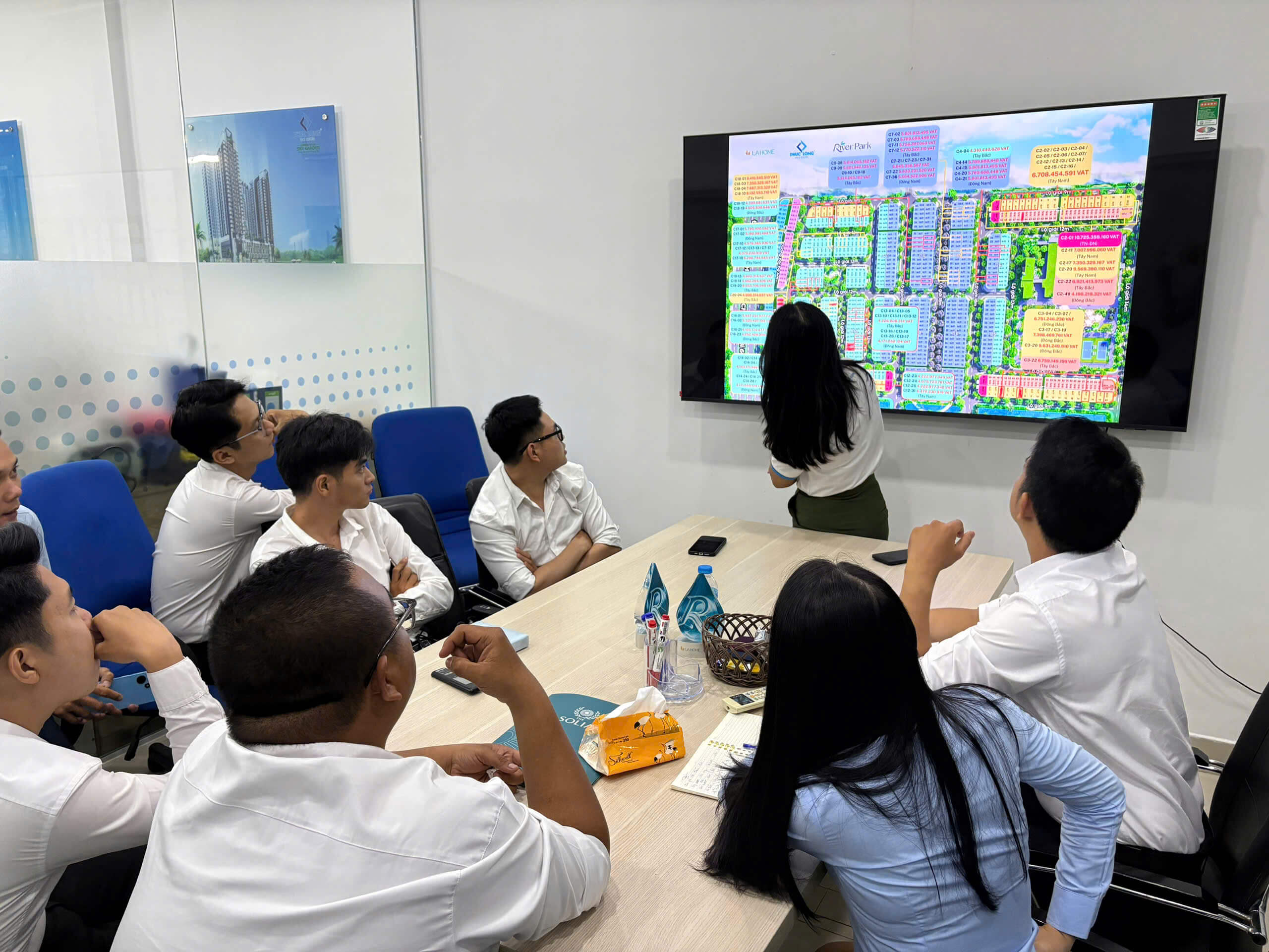 MÔI TRƯỜNG LÀM VIỆC NĂNG ĐỘNG