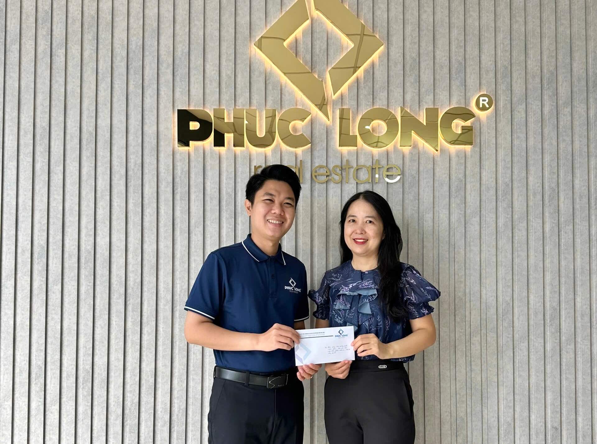 HOA HỒNG NHANH GỌN VINH DANH CỐNG HIẾN