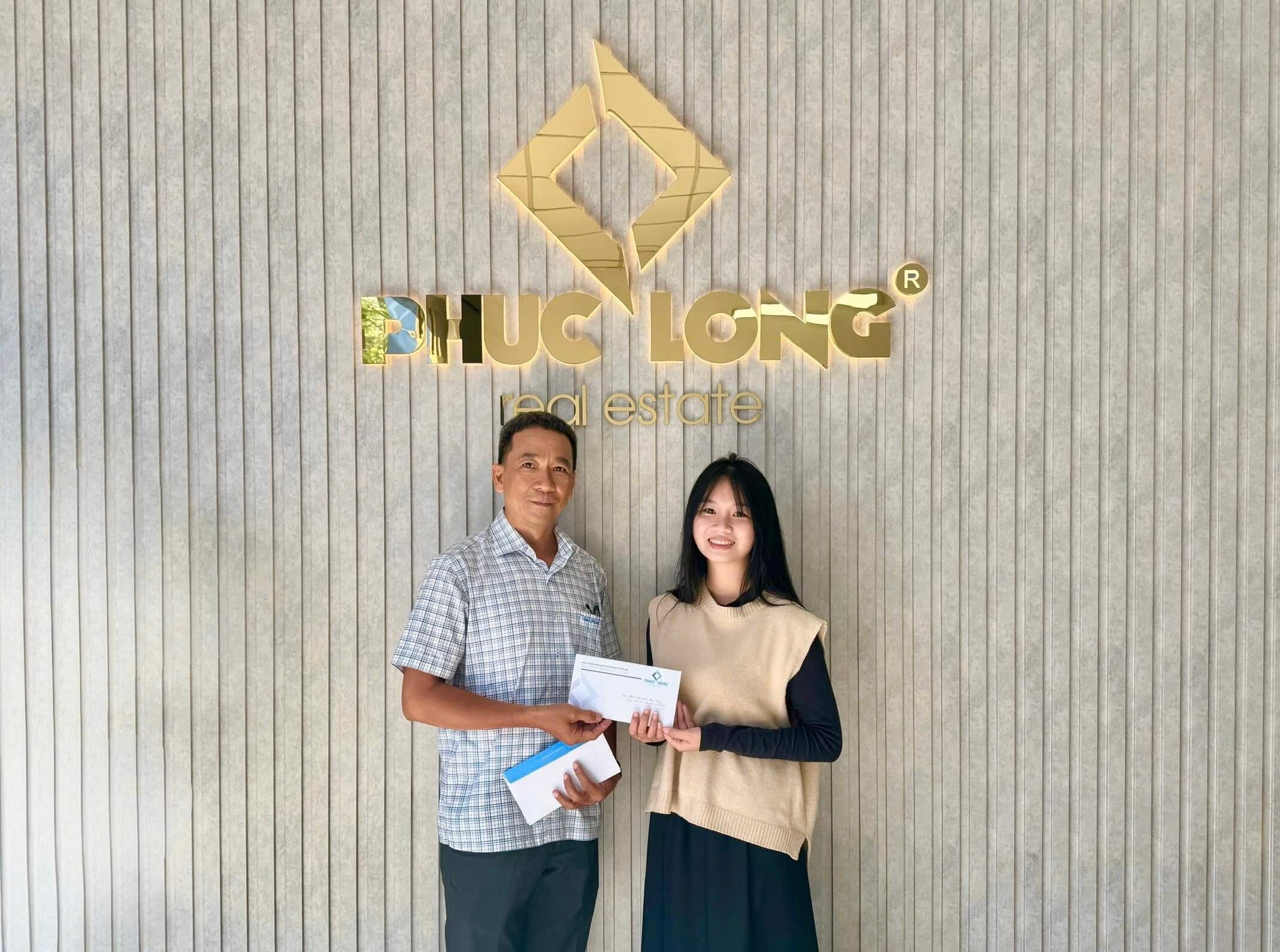 HOA HỒNG NHANH GỌN VINH DANH CỐNG HIẾN