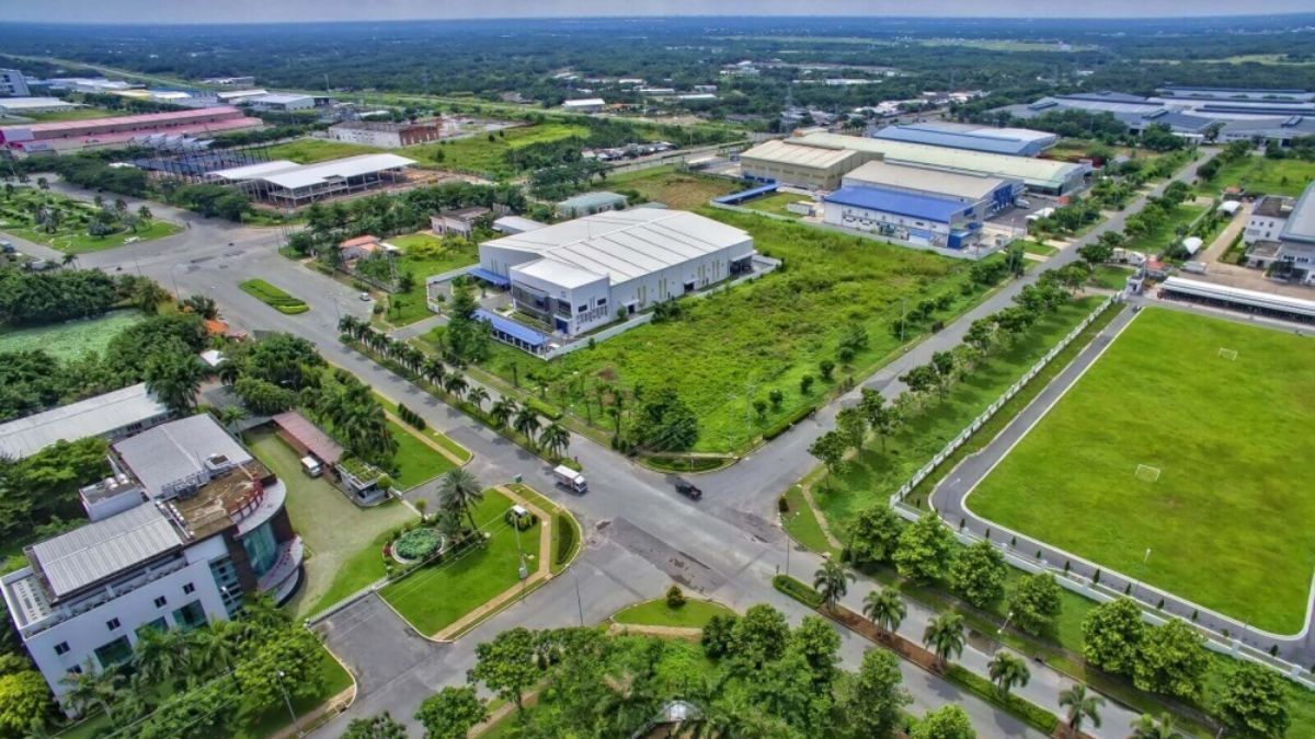 SKC Là Đất Gì Và Có Nên Xuống Tiền Mua Hay Không?