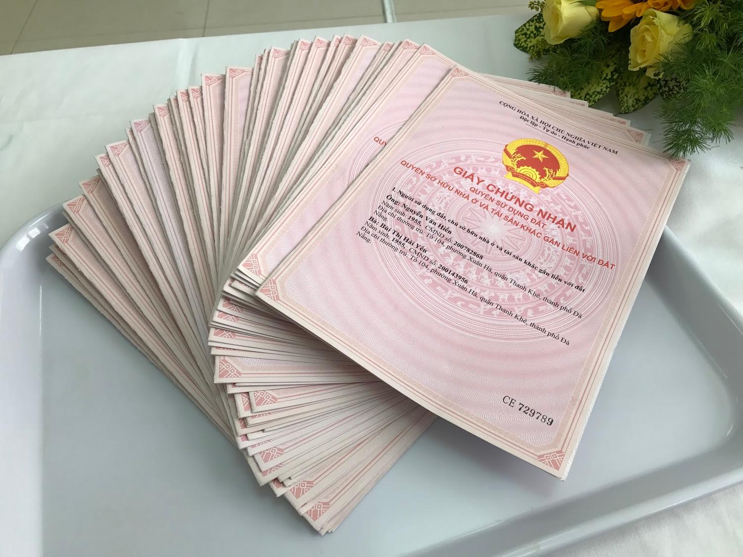Mua nhà ở xã hội có được đứng tên sổ hồng không?